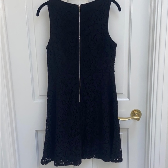 Sleeveless Black Dress - Picture 3 of 5